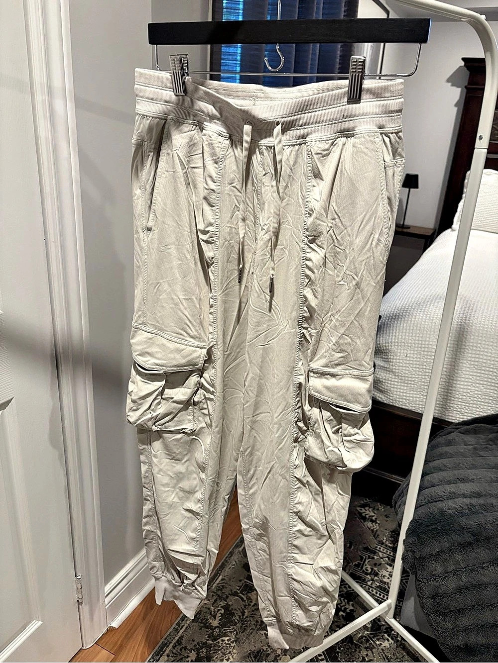 lululemon Dance Studio Relaxed-Fit Mid-Rise Cargo Jogger Pants in Bone Size S